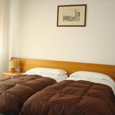 Albergo La Sfinge Κιούζι Εξωτερικό φωτογραφία