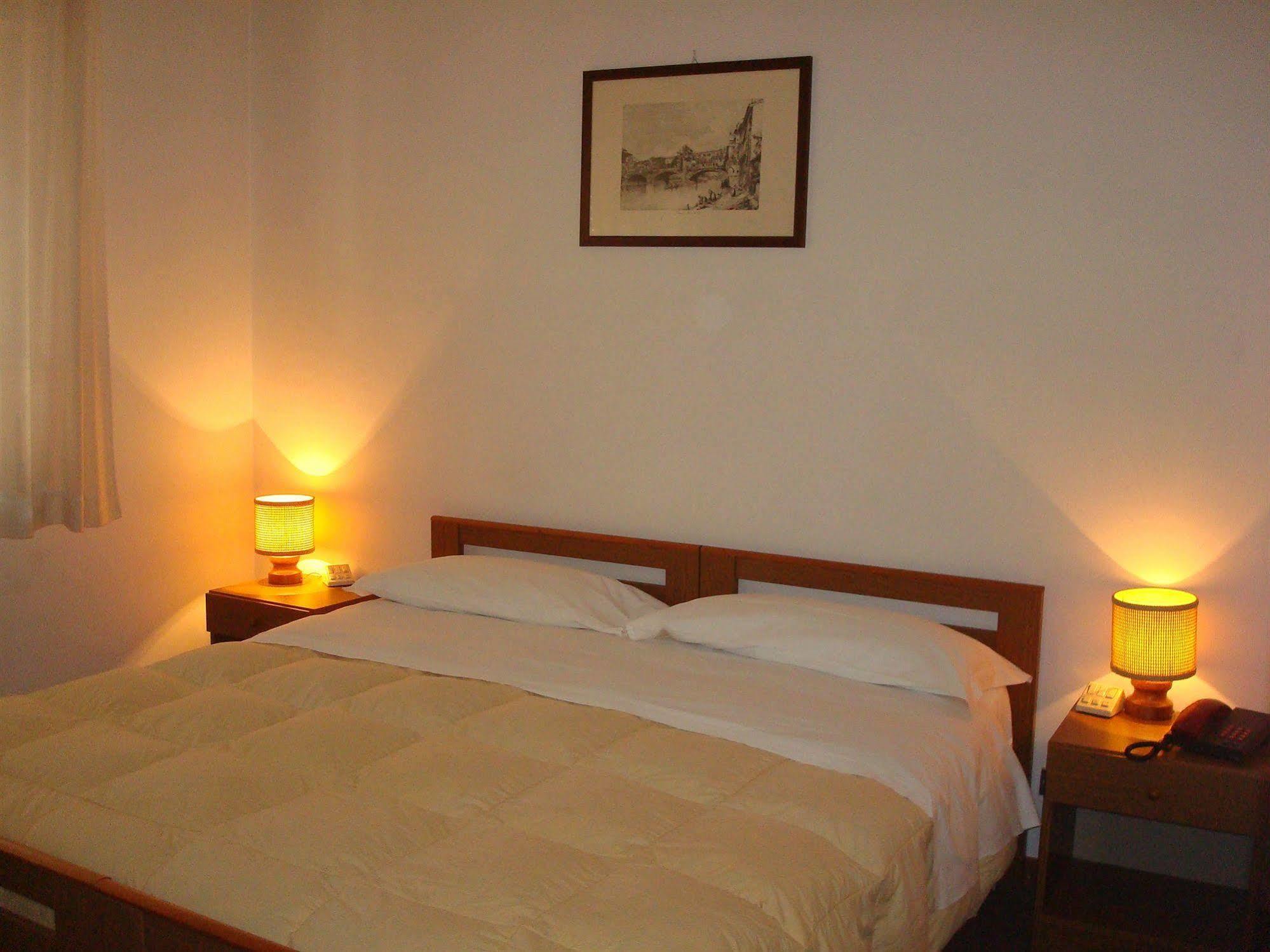 Albergo La Sfinge Κιούζι Εξωτερικό φωτογραφία